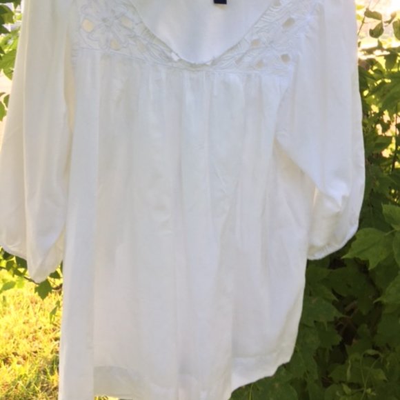 Crisp, White, Cotton Blouse with Lace NWOT  M - Picture 2 of 6